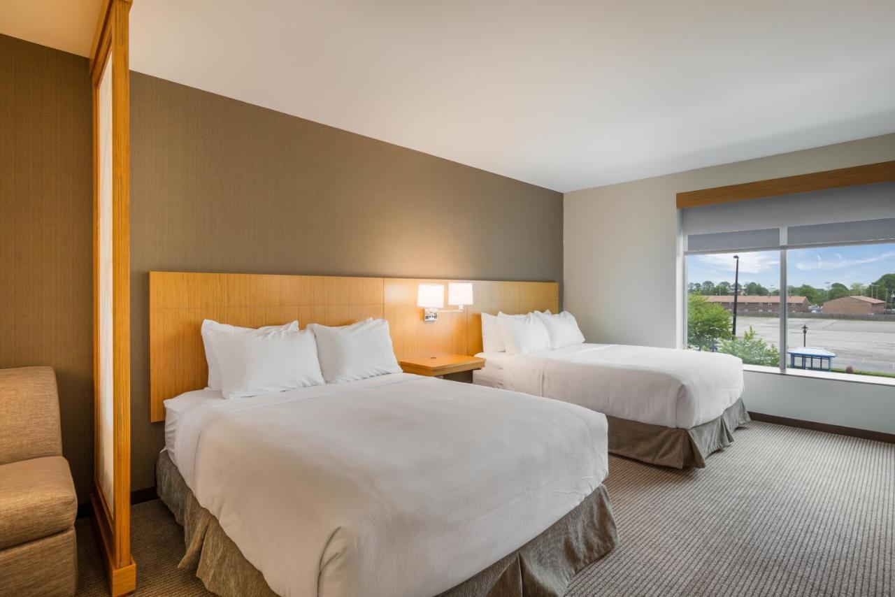 Hyatt Place Convention Center 3* Hampton