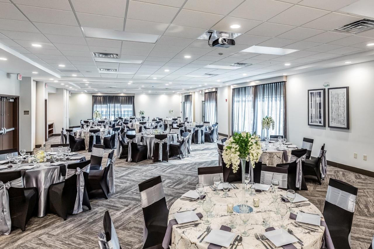 Hyatt Place Convention Center 3*